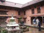 Внутренний дворик в Катманду. Здесь живет Кумари (принцесса).