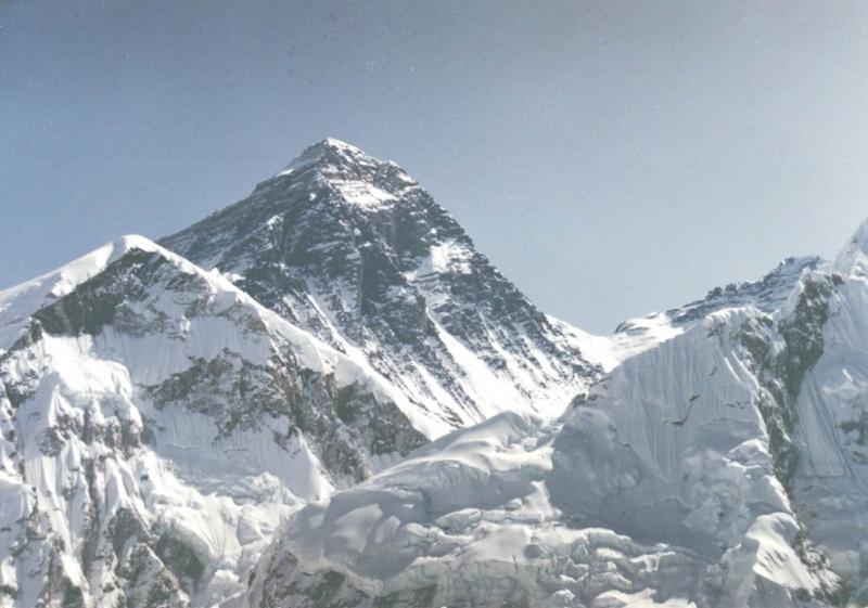 Вершина подножие. Стена Лхоцзе Эверест. Эверест фото с подножья.